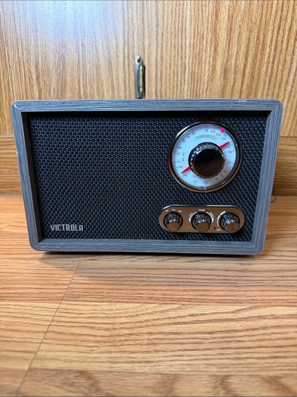 Victrola Linden Wood Bluetooth Radio, Blk, VRS-5000-blk
